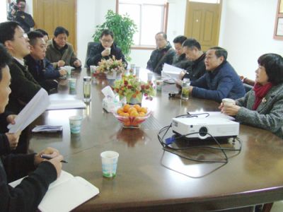 安慶市政協(xié)副主席戴德民、市政府副秘書(shū)長(zhǎng)葉玲霞帶隊(duì)調(diào)研金泉科技